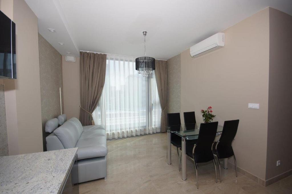 ורשה Apartamenty Triston Park מראה חיצוני תמונה